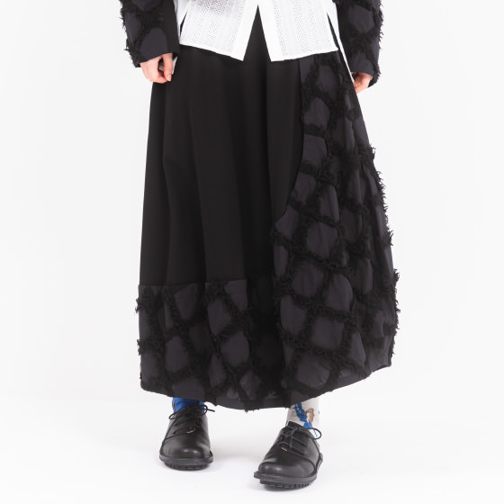 芽風　mefu コクーンスカート ブラック　38 MEFU AUTUMN RECOMMEND OUTFITS 2024AW Vol.2 | OUTFITS | 芽風 MEFU